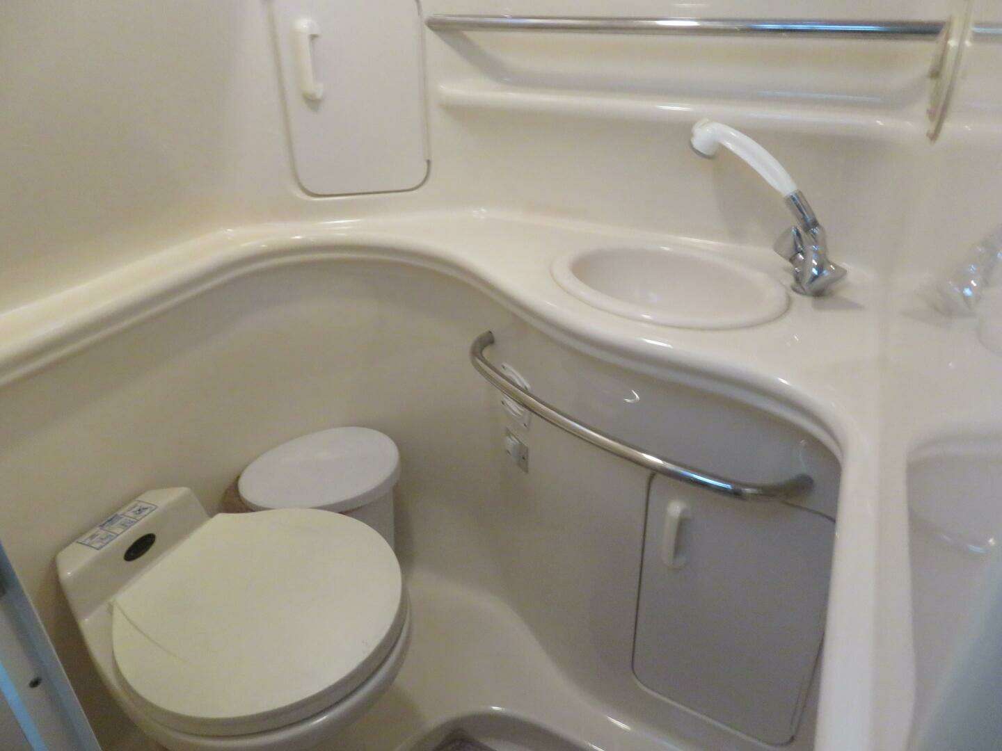 2001 Sea Ray 340 Sundancer - Image 14