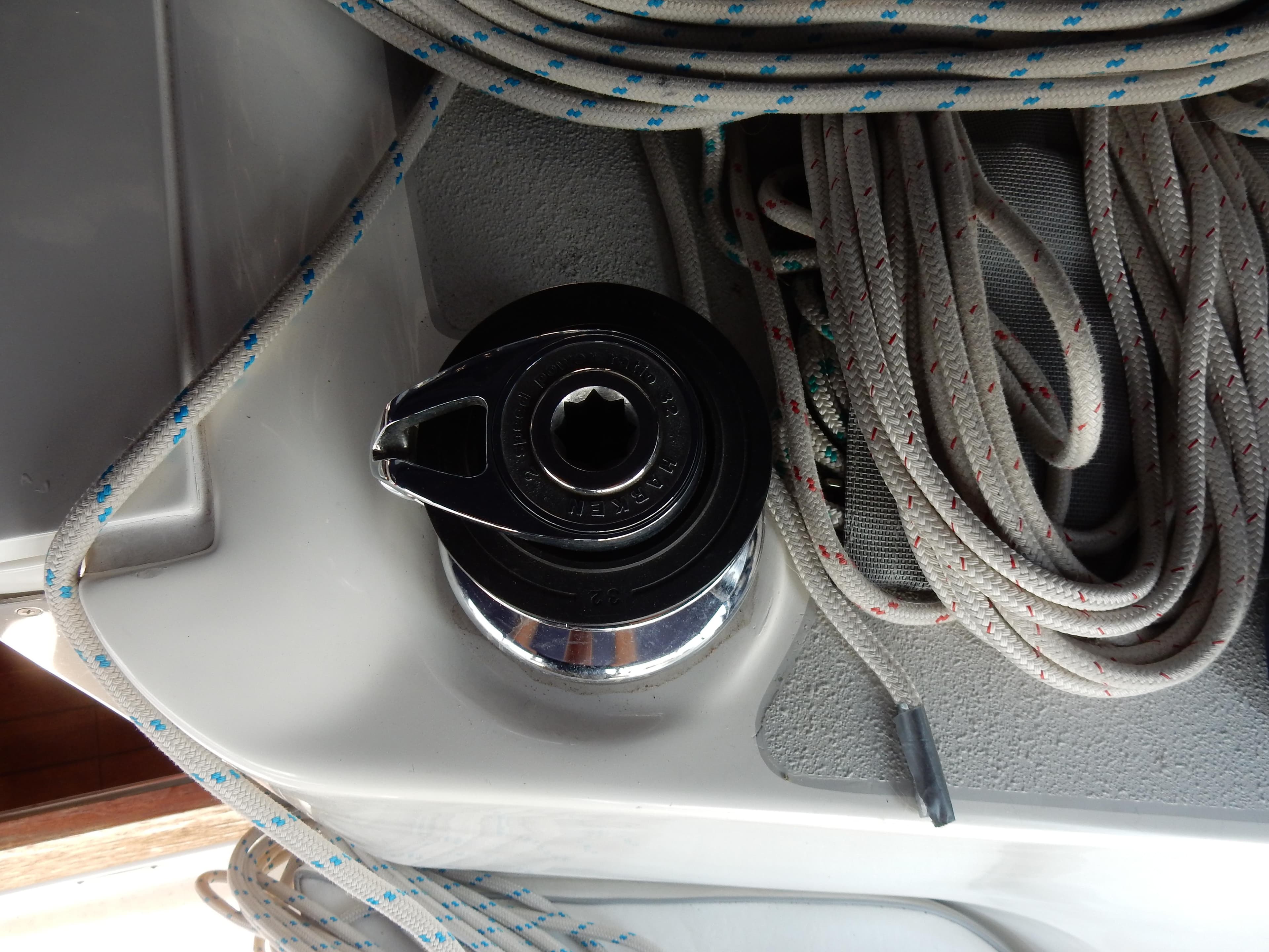 2004 Catalina 350 - 51