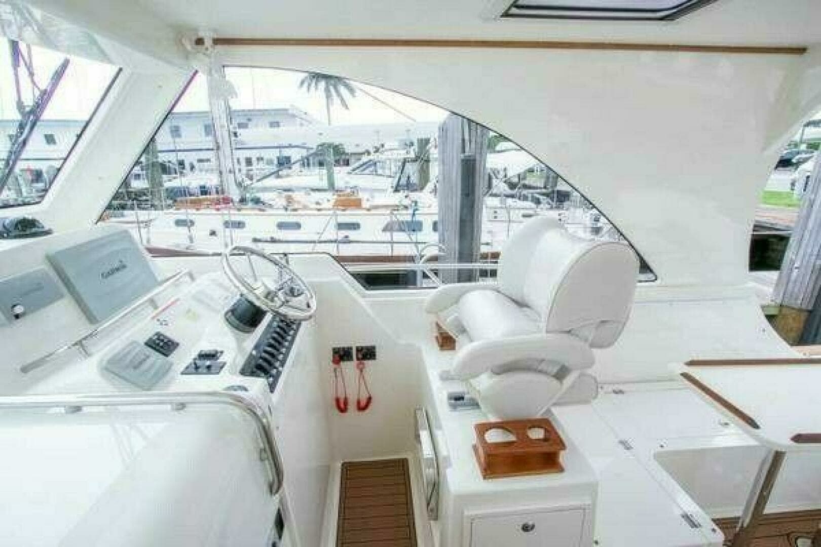 2016 Mainship M34 Pilot - Image 8