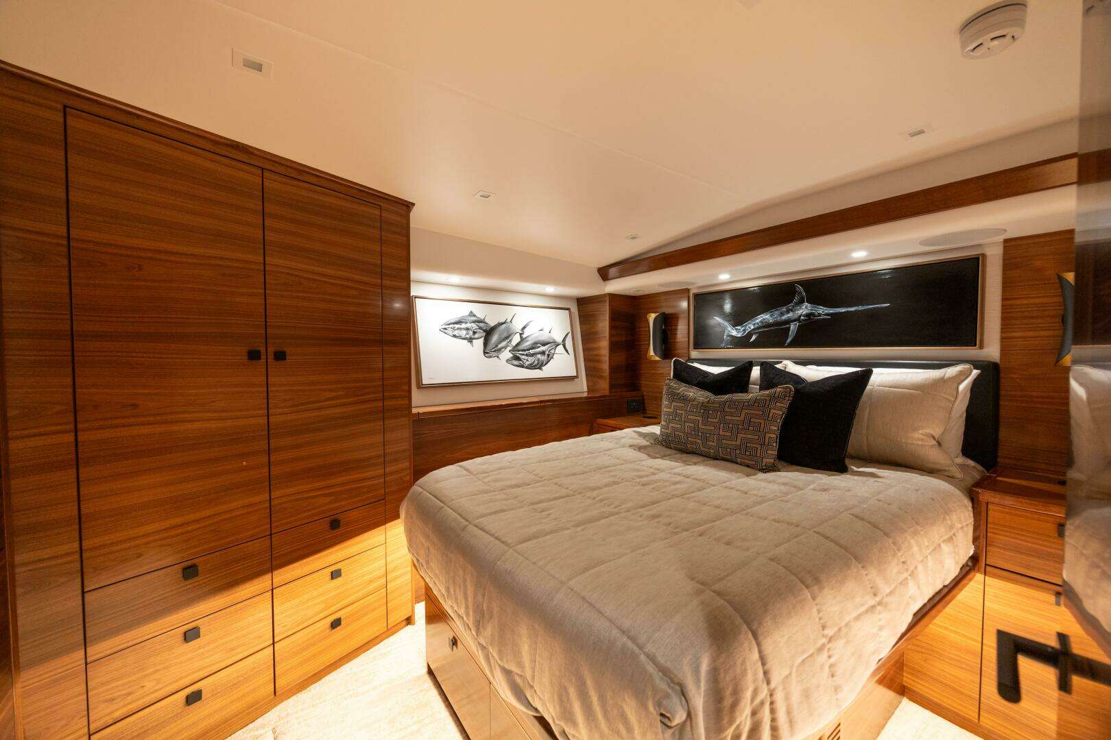 2025 Viking 82 Convertible - Image 33