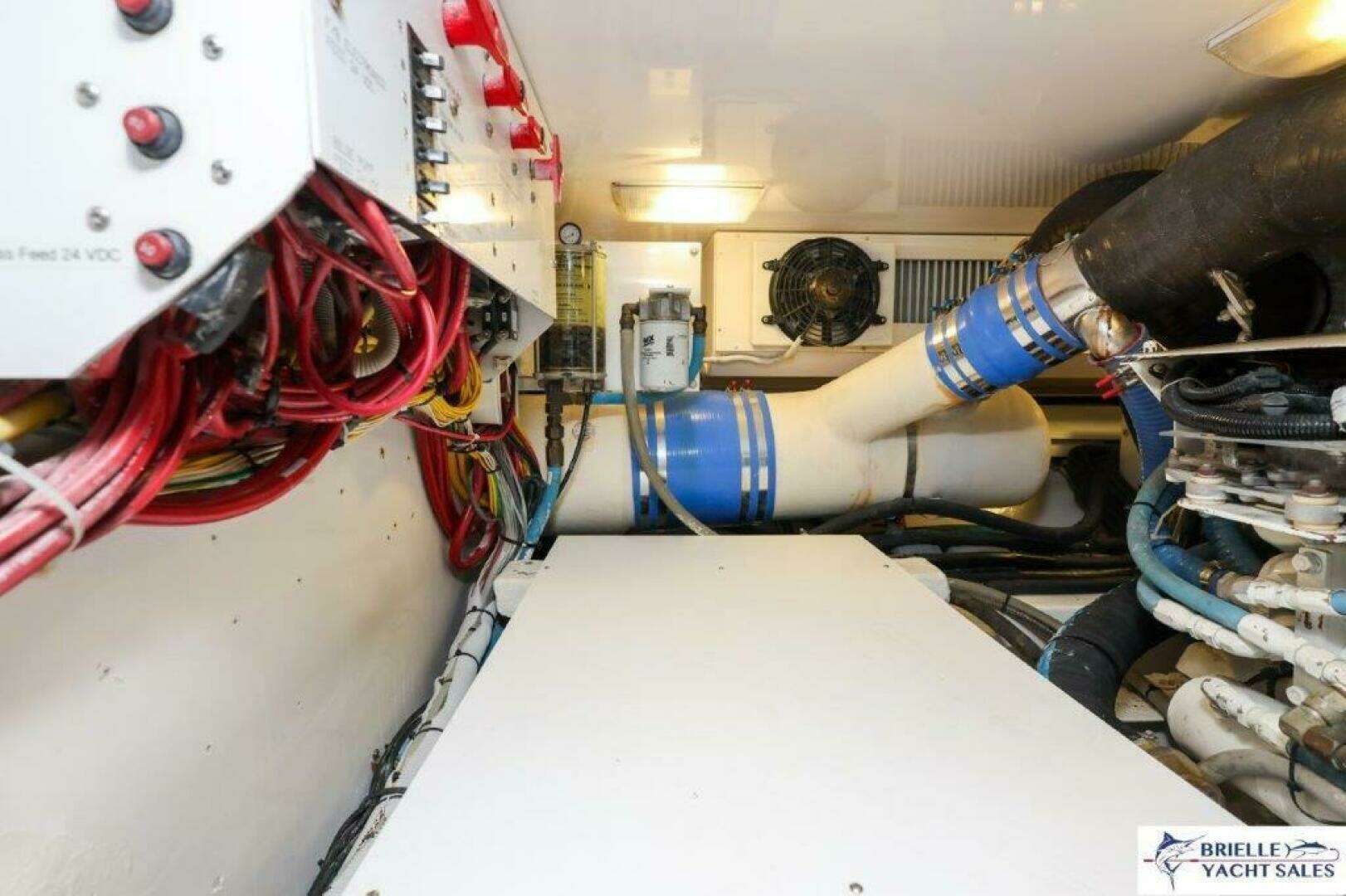 2005 Viking 45 Convertible - Image 15