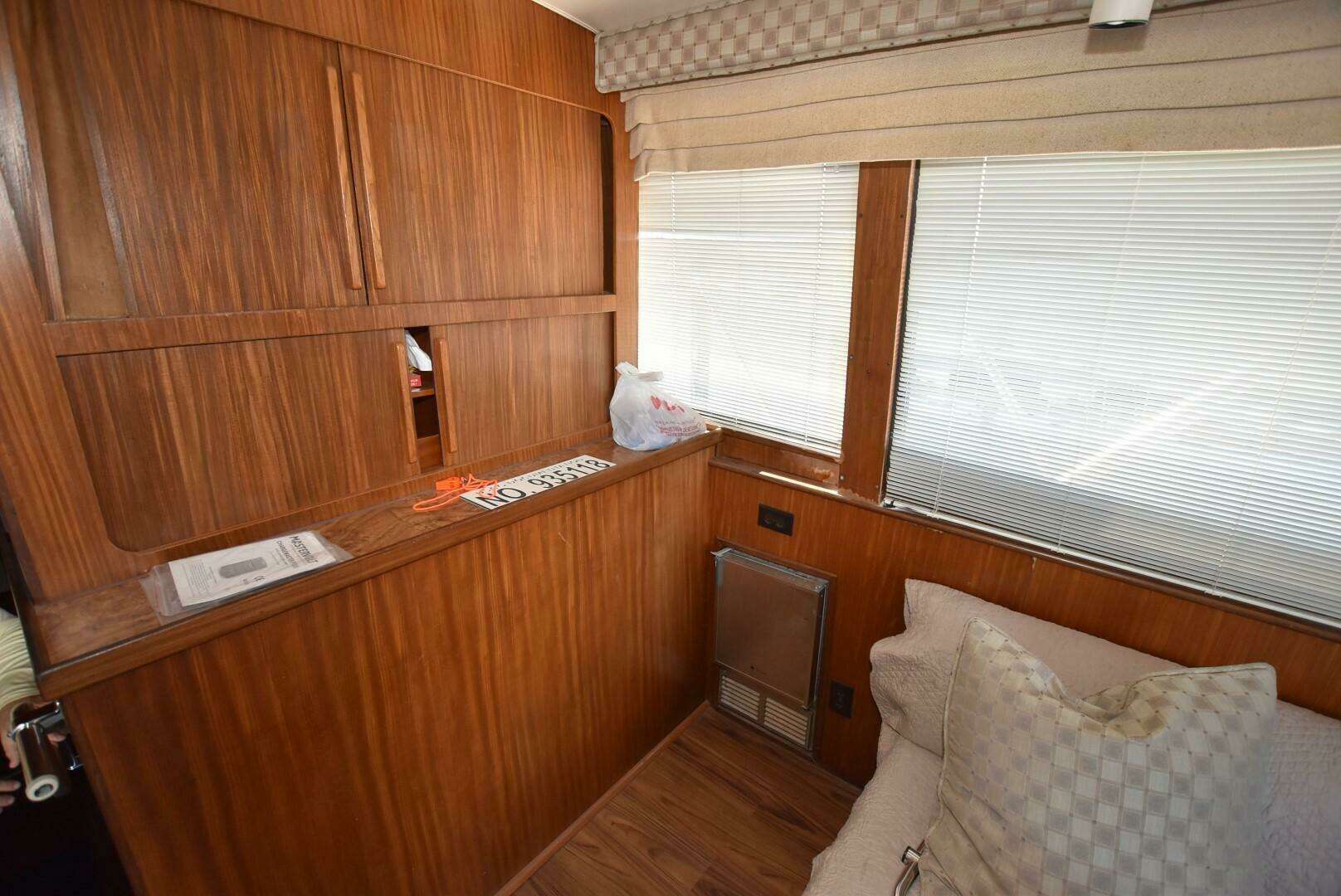 1988 Hatteras 48 Convertible - Image 6