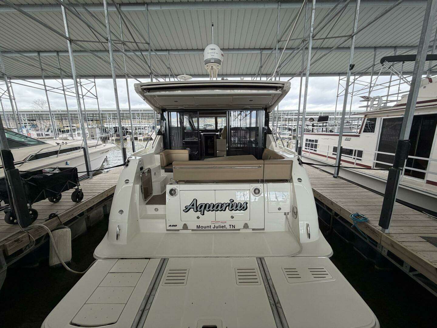 2017 Sea Ray 400 Sundancer - Image 3