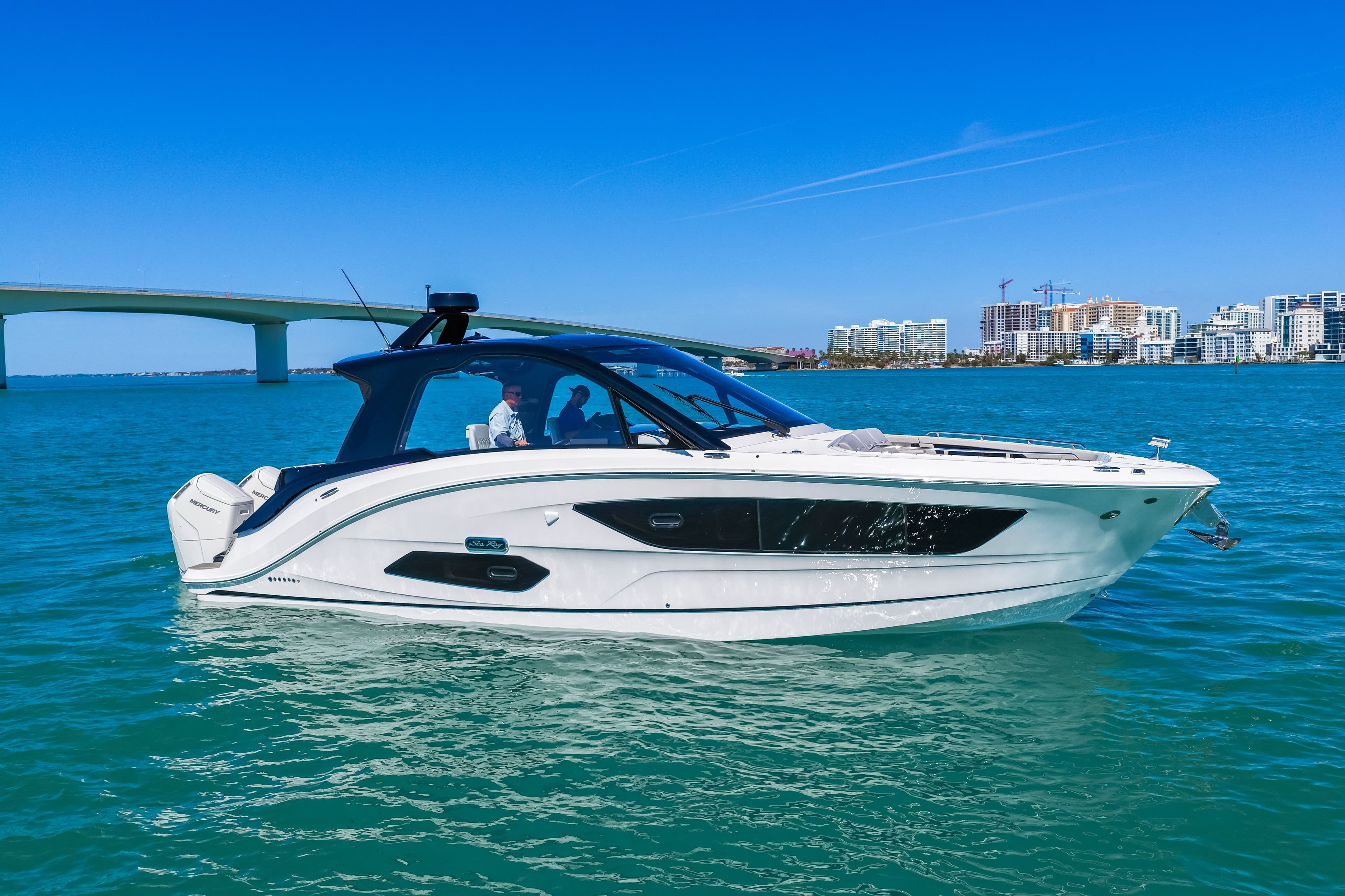 2026 Sea Ray Sundancer 370 Outboard - 31