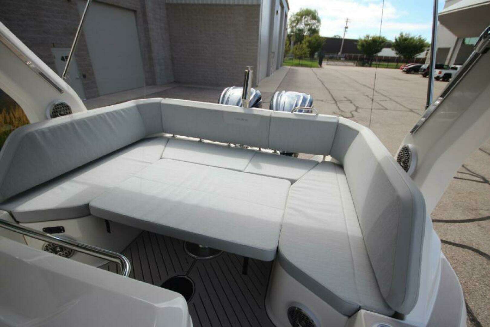 2024 Zodiac Medline 9 NEO - Image 22