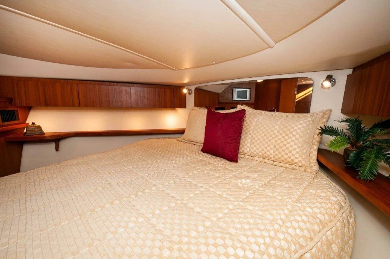 2003 Tiara Yachts 4200 Open - Image 13