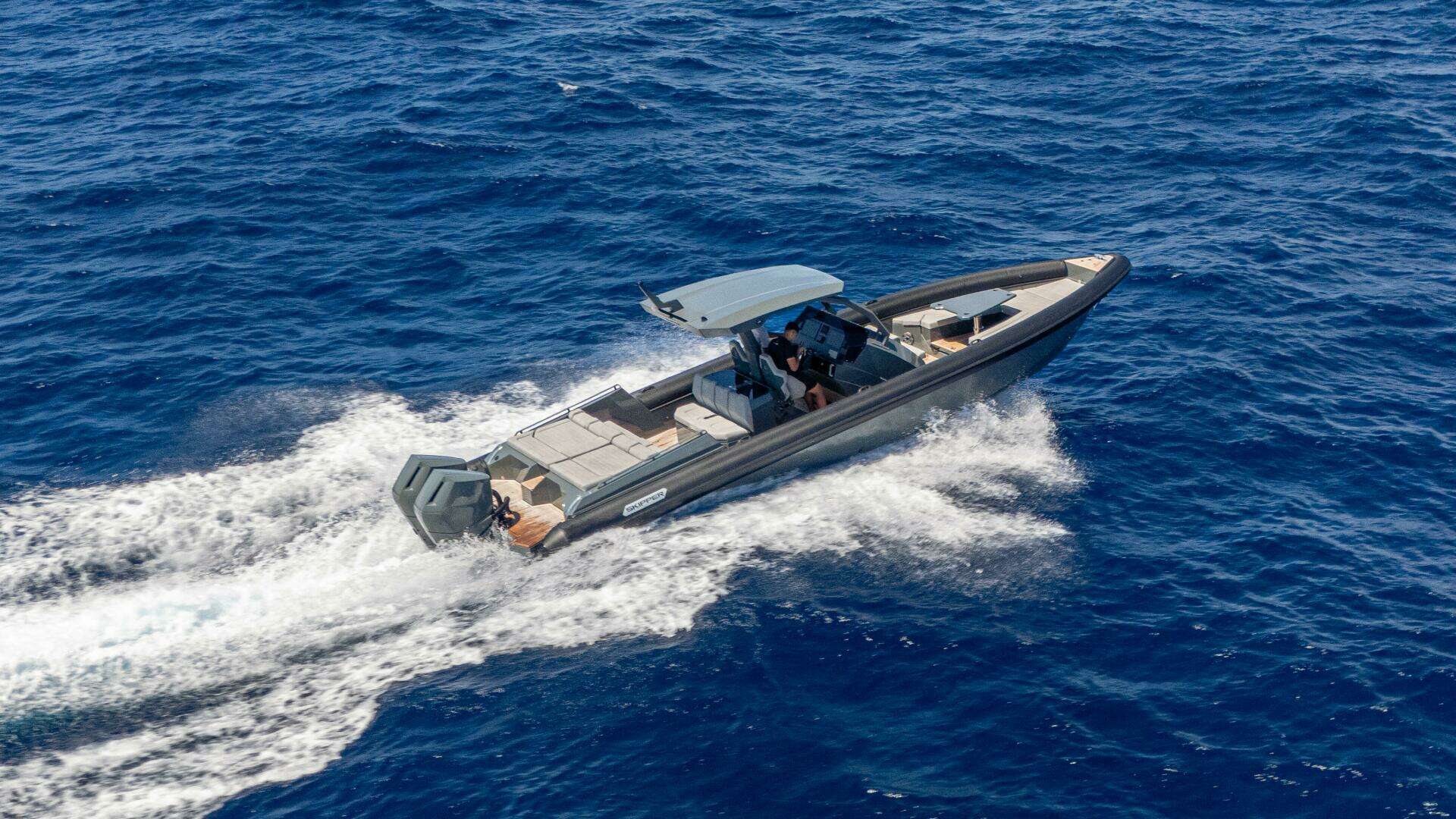 2025 Skipper 38 Sunbed - Image 5