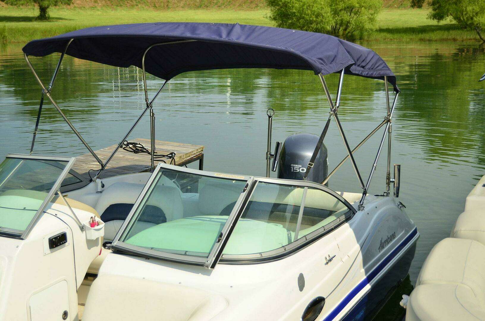 2011 Hurricane SunDeck 217 OB - Image 12