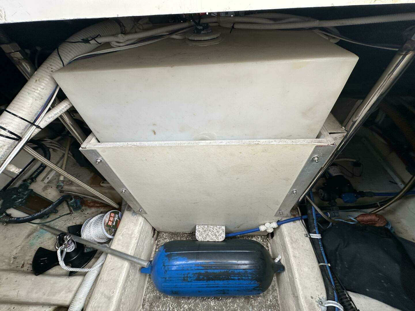 2005 Carver 36 SS - Image 68