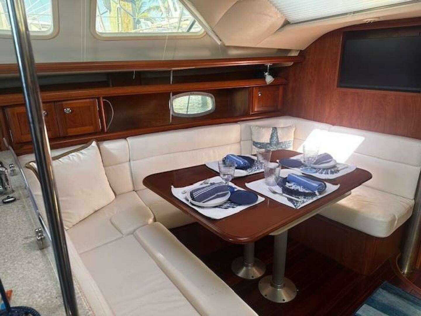 2011 Hunter 45DS - Image 24