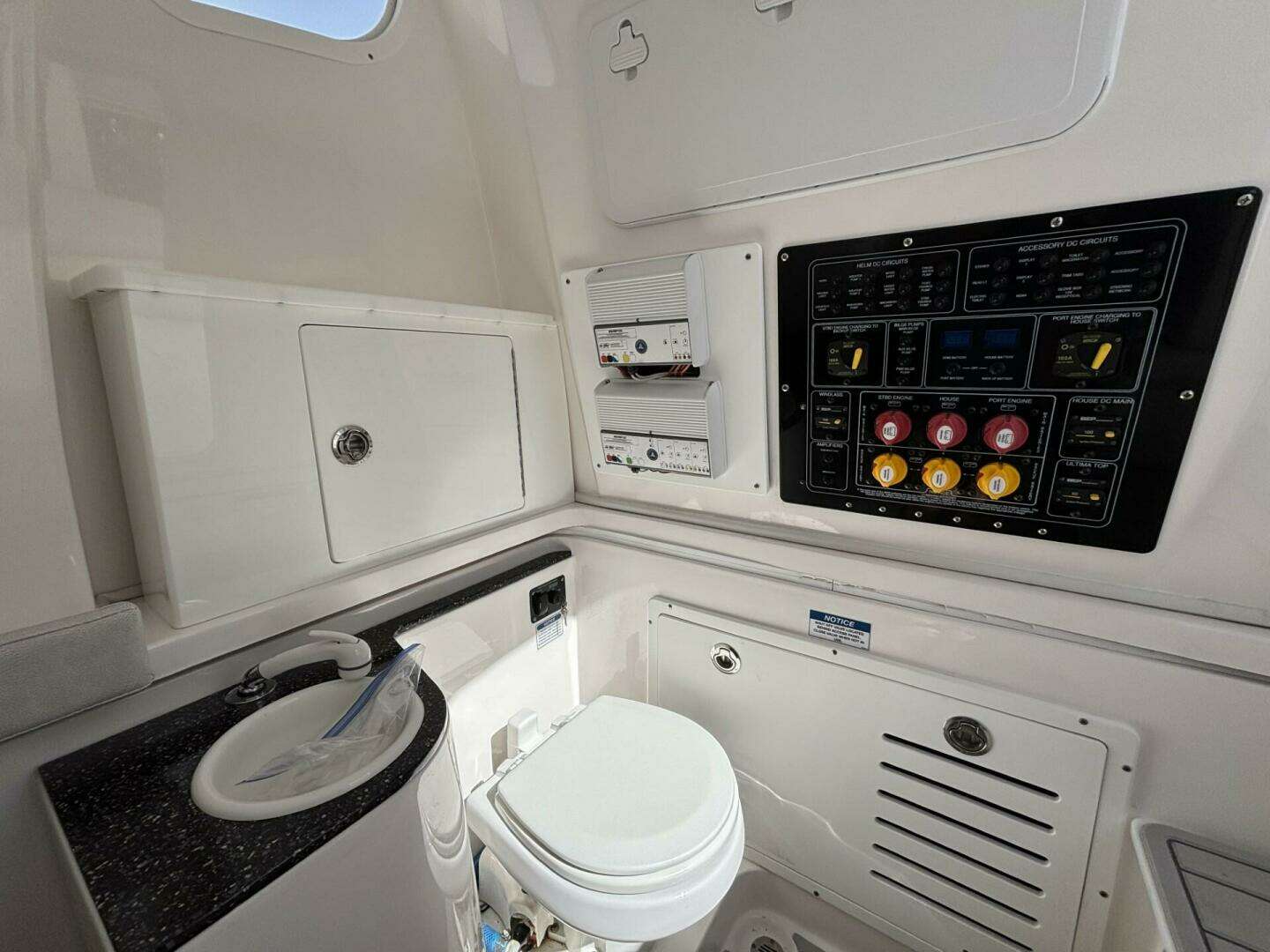 2023 Sea Fox 328 Commander - Image 14
