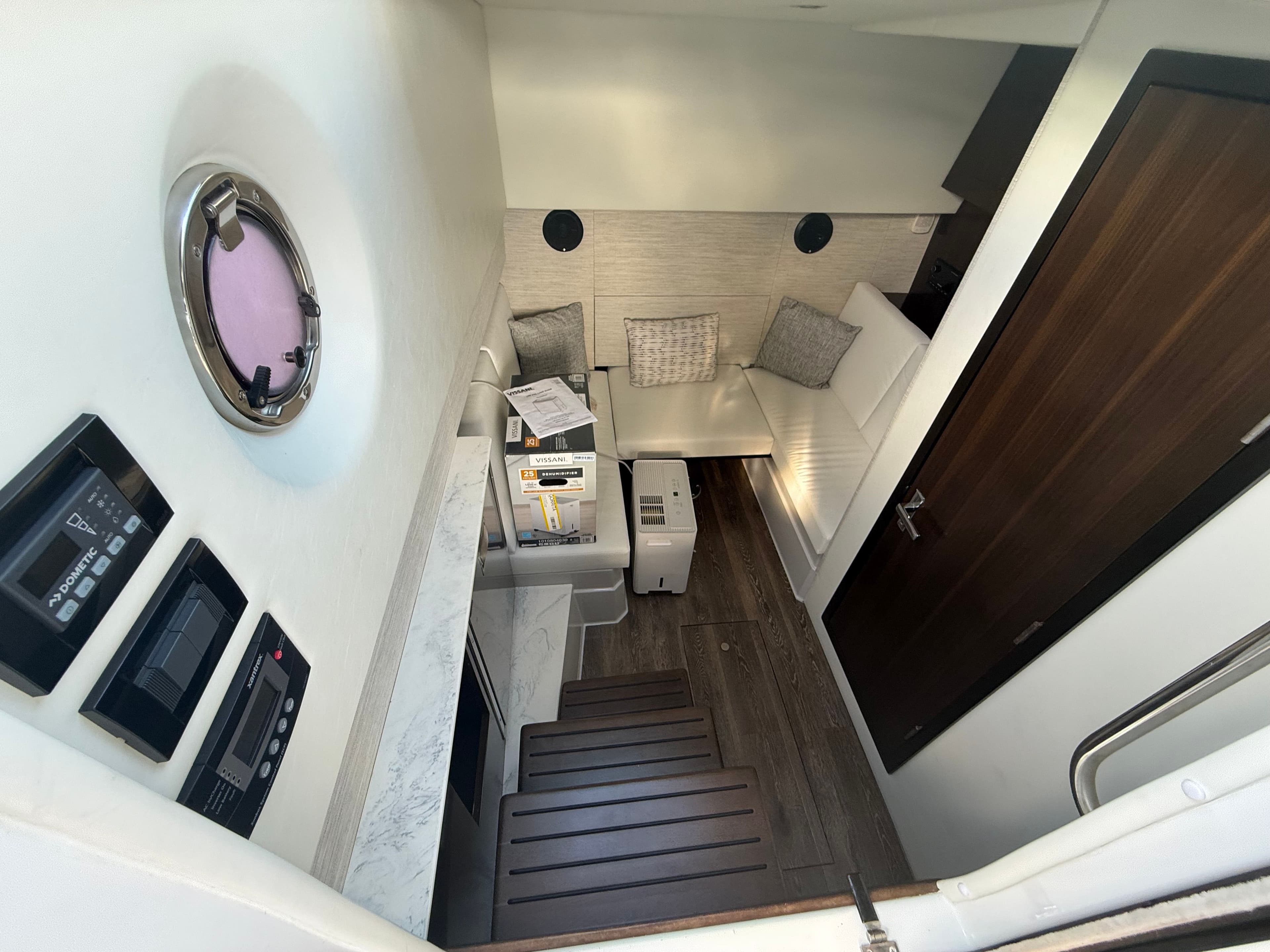 2022 Cruisers Yachts 34 GLS OB - 25