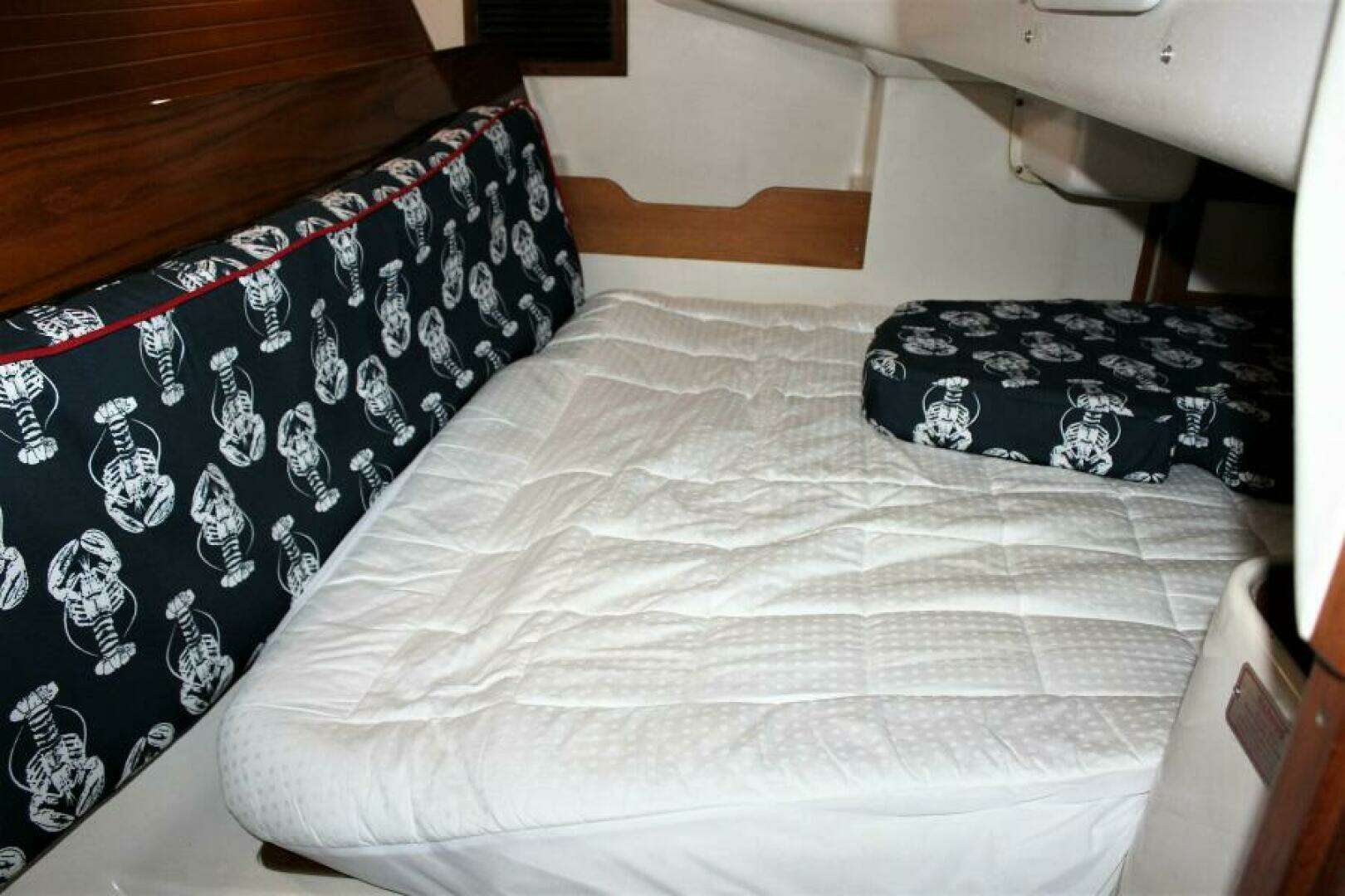 1996 Catalina 320 - Image 26