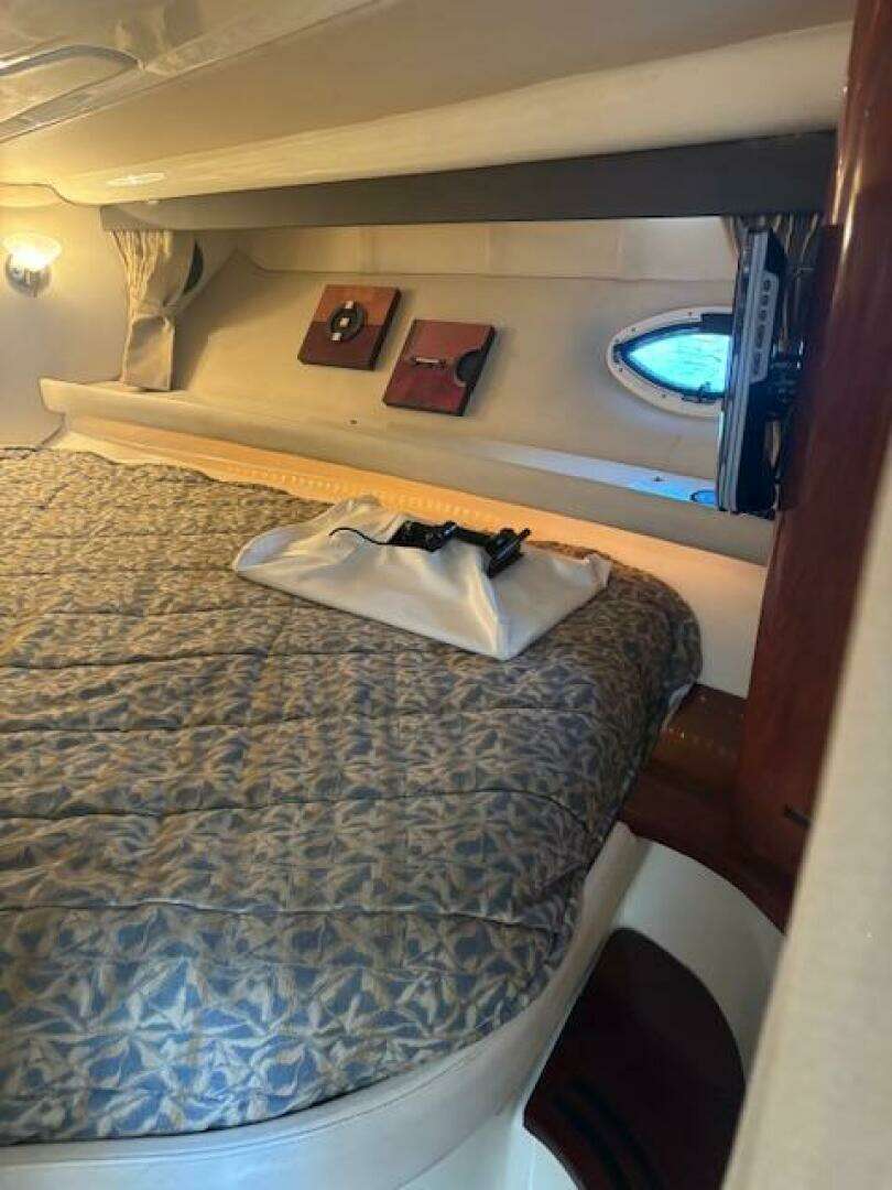 2007 Monterey 350 Sport Yacht - Image 32
