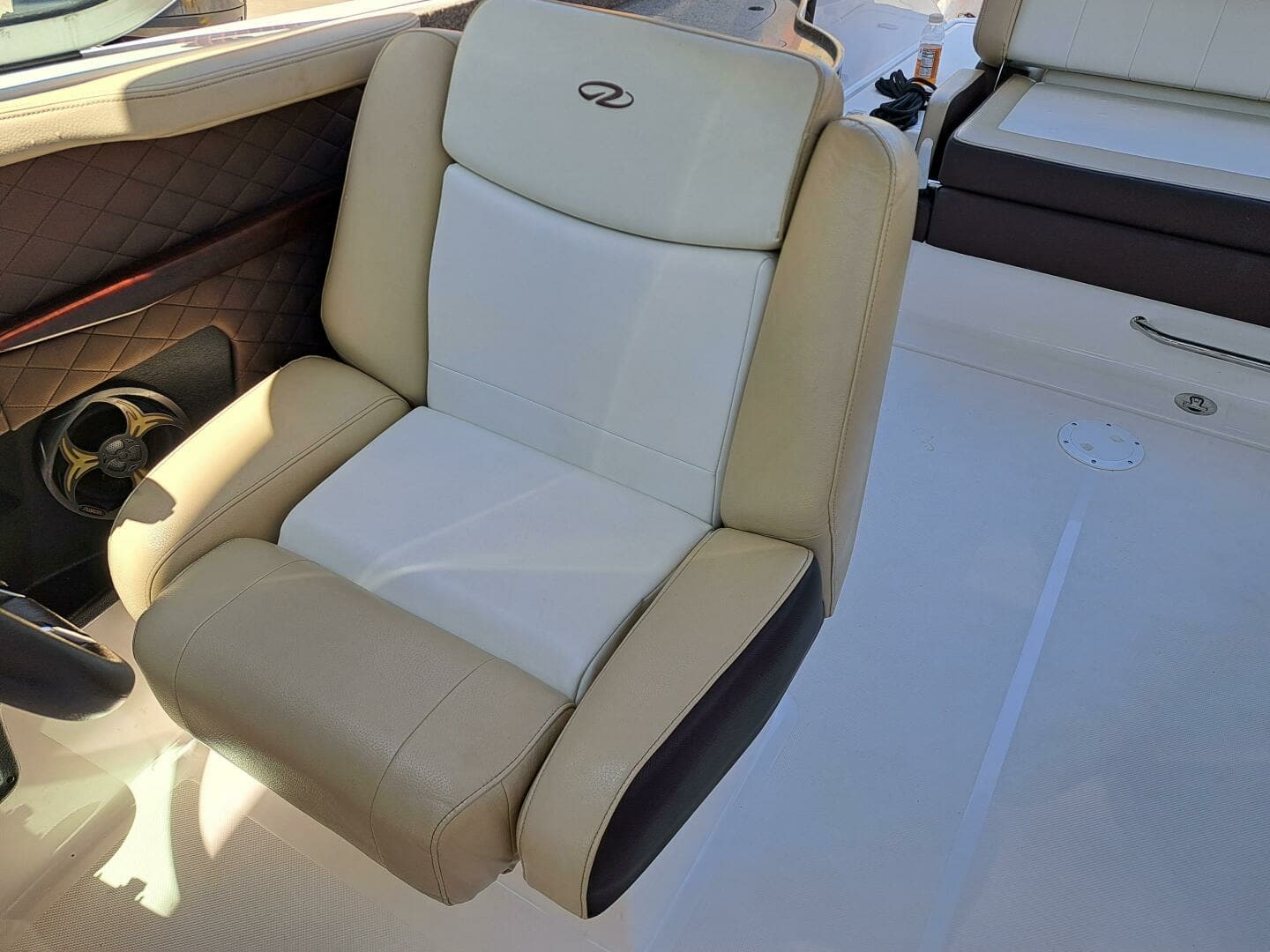 2014 Regal 2700 Bowrider - Image 14