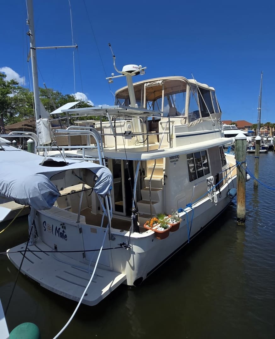 2005 Mainship 400 - Image 4