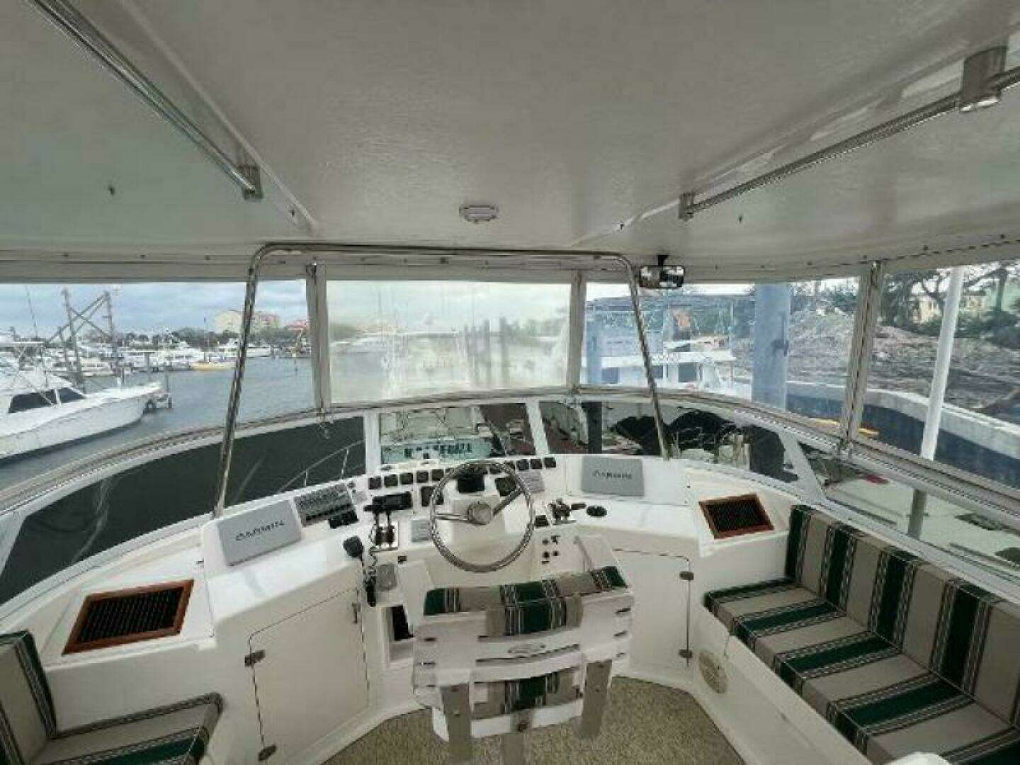 1998 Hyatt 51 Aft Cabin MY - Image 26