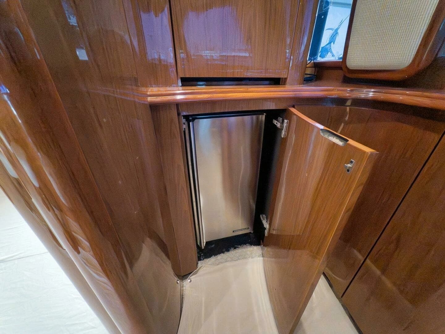 2011 Viking 76 Enclosed Bridge - Image 11