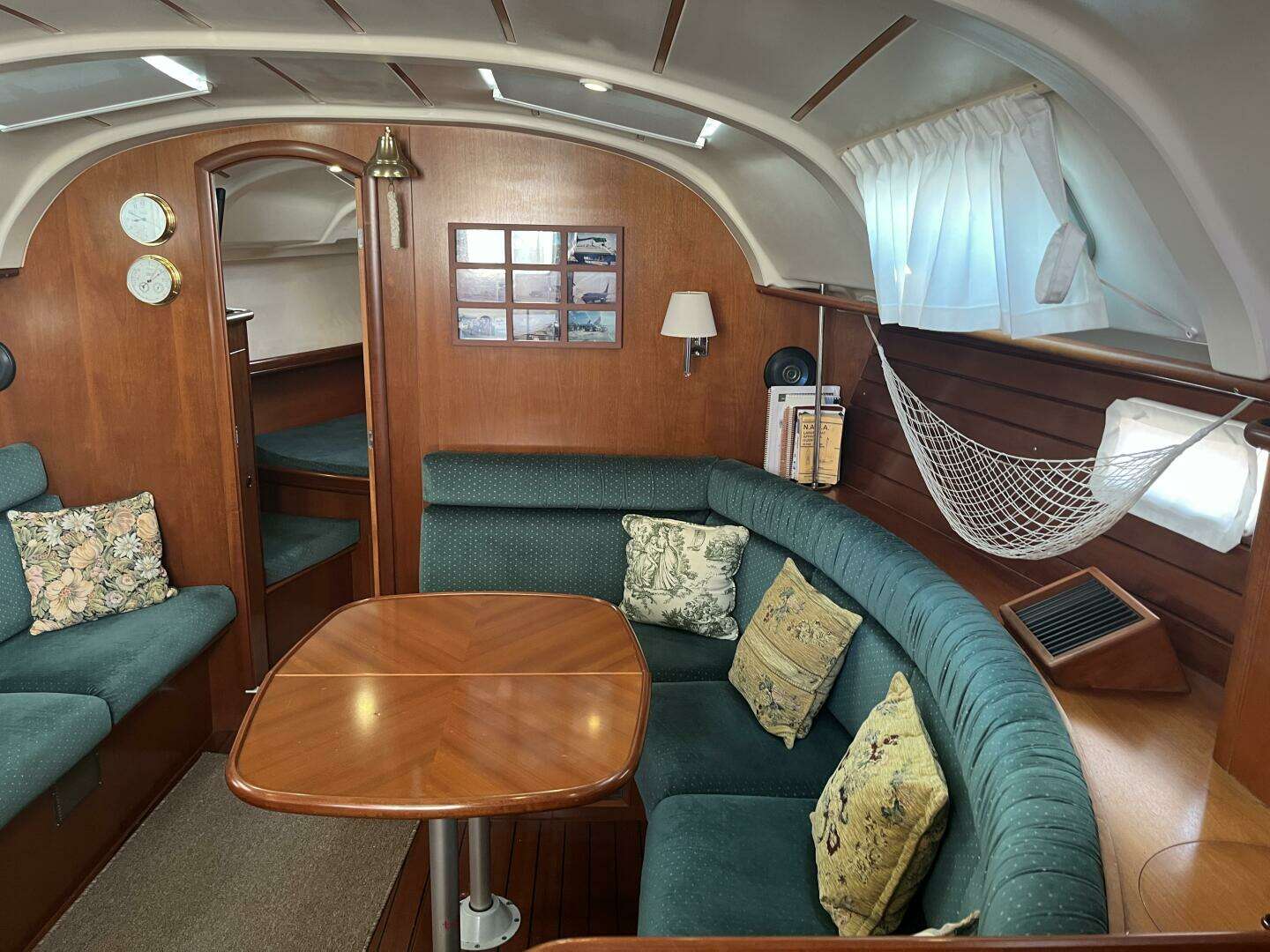 2001 Beneteau Oceanis 381 - Image 20