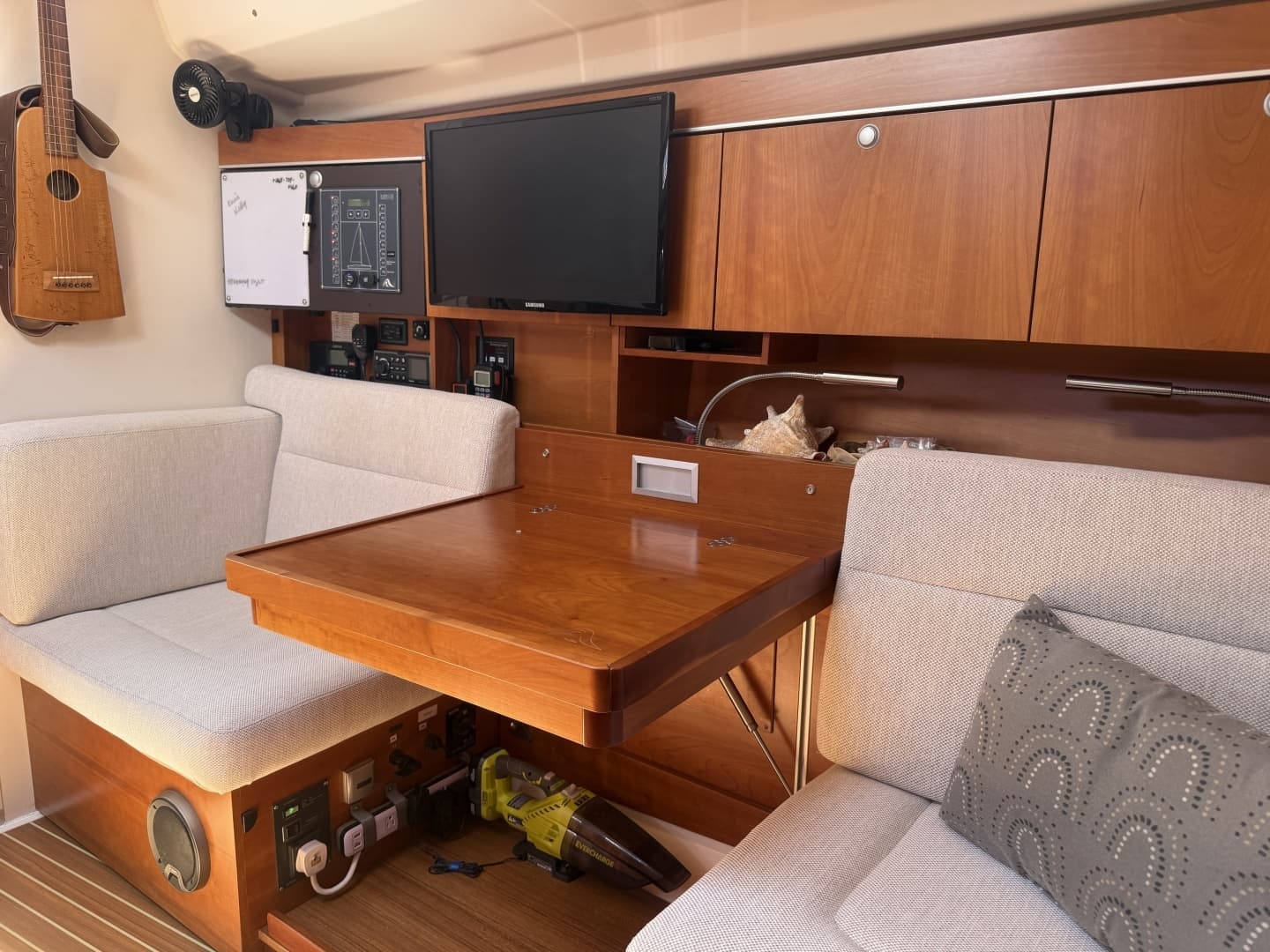 2013 Hanse 415 - Image 14