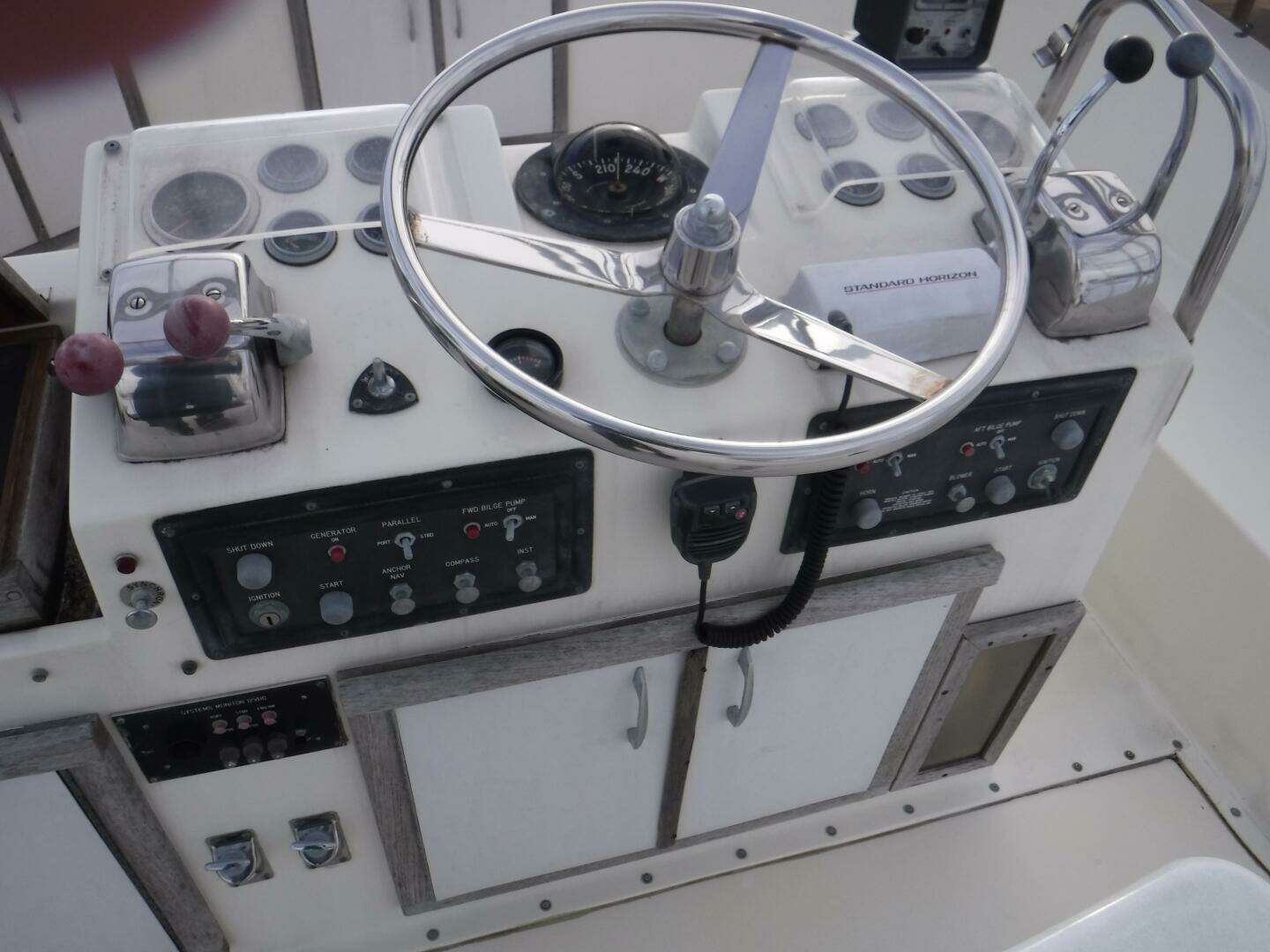 1979 Hatteras 46 Convertible - Image 5