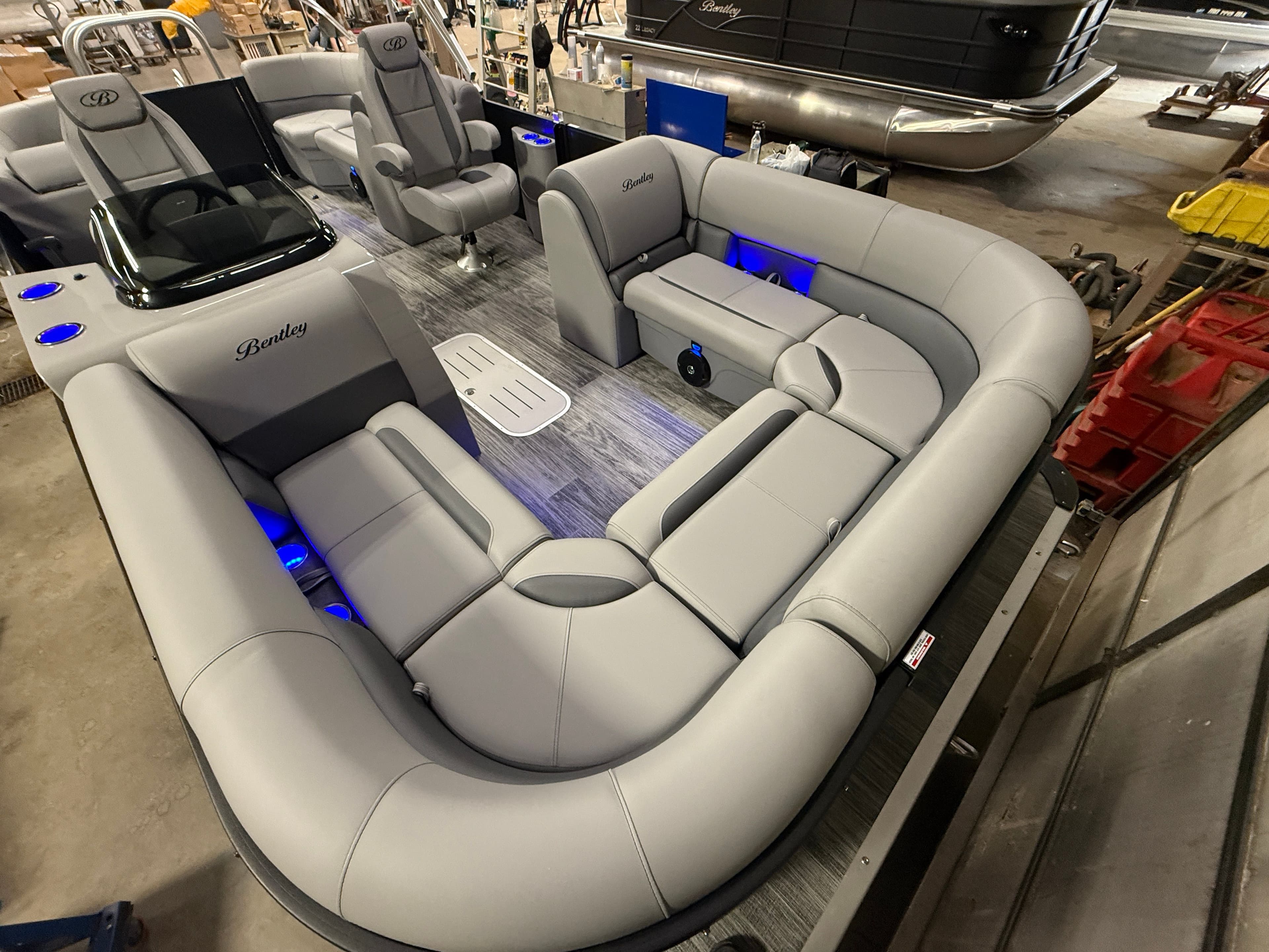 2026 Bentley Pontoons Legacy 300HP 243 Navigator Quad Lounge Tritoon - 11