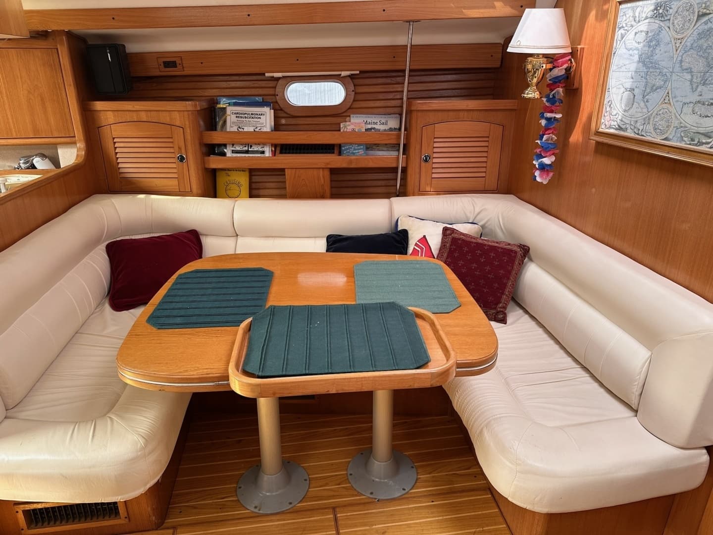 2002 Catalina 470 - Image 16