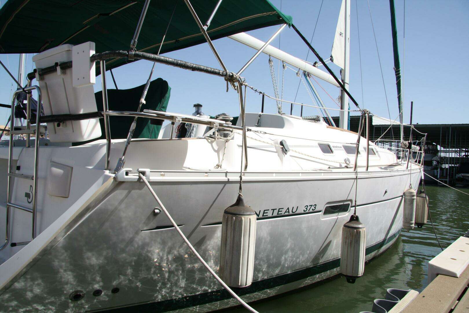 2006 Beneteau — - Image 32