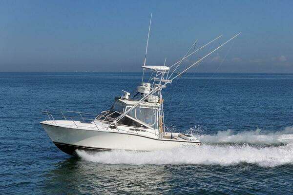 1999 Carolina Classic 28 Express - Image 1