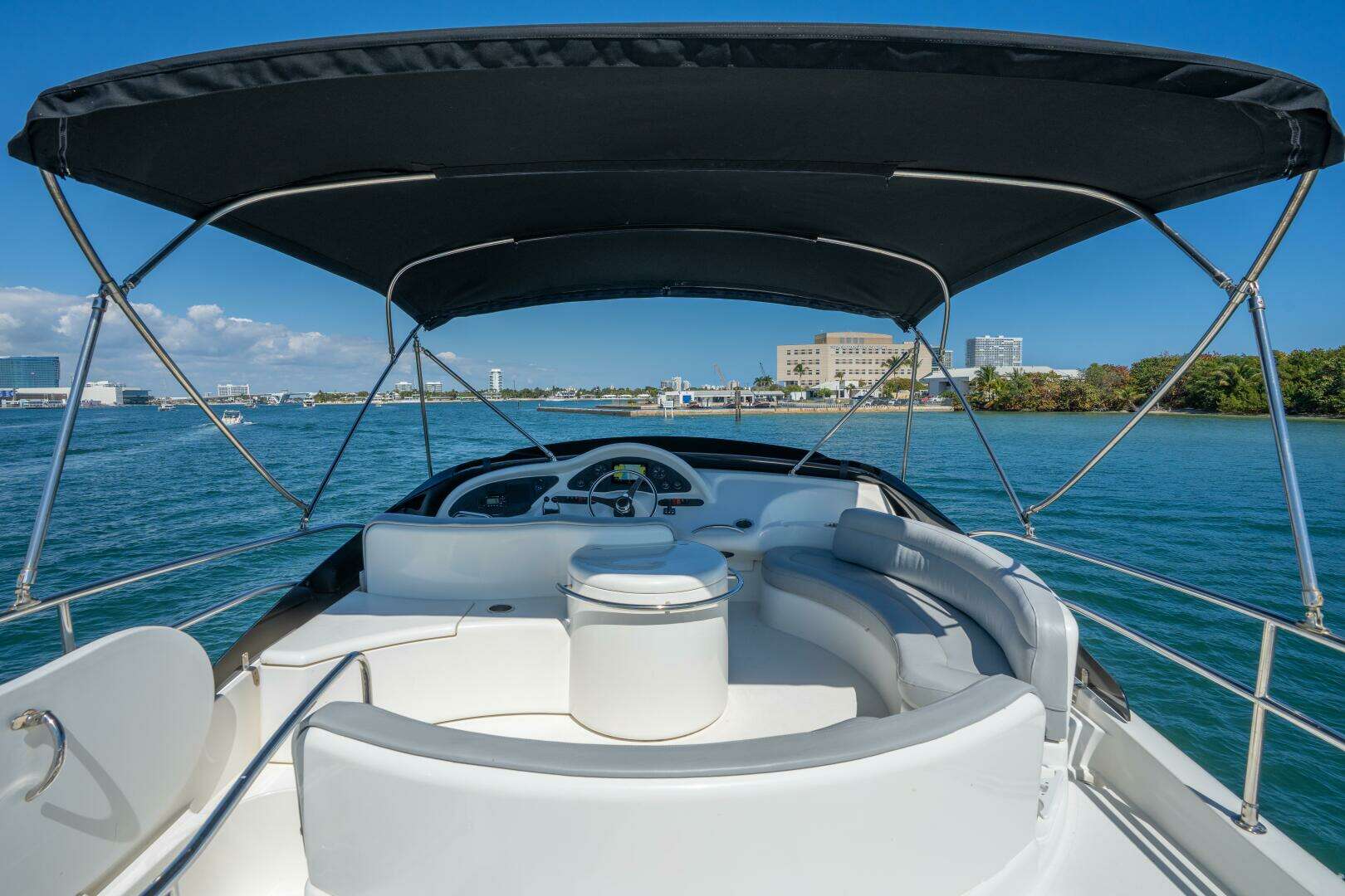 2001 Azimut 46 - Image 25