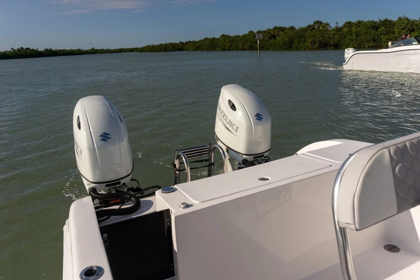 2026 Twin Vee 240 STX CC - Image 14