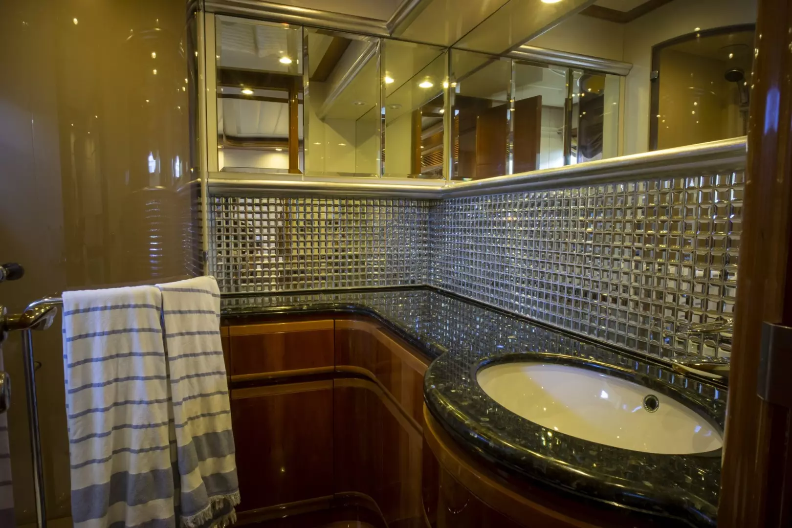 2000 Ferretti Yachts Custom Line 94 - Image 30