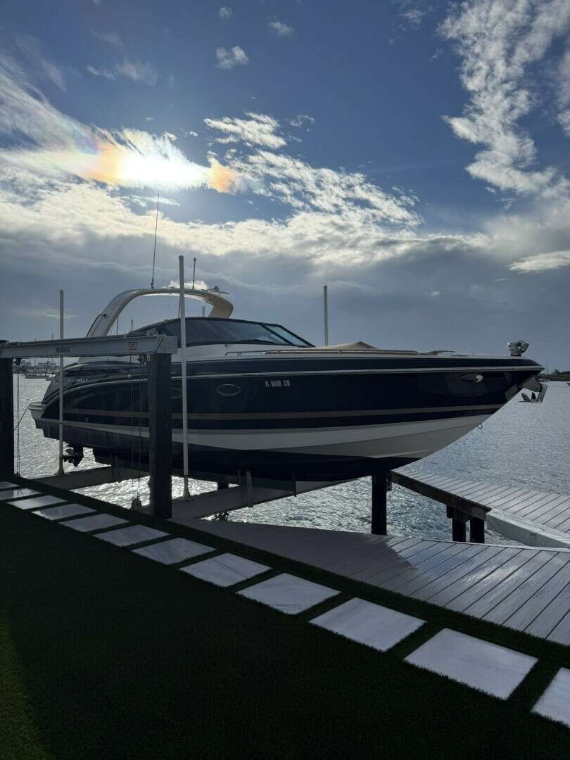 2016 Formula 330 Crossover Bowrider - Image 32