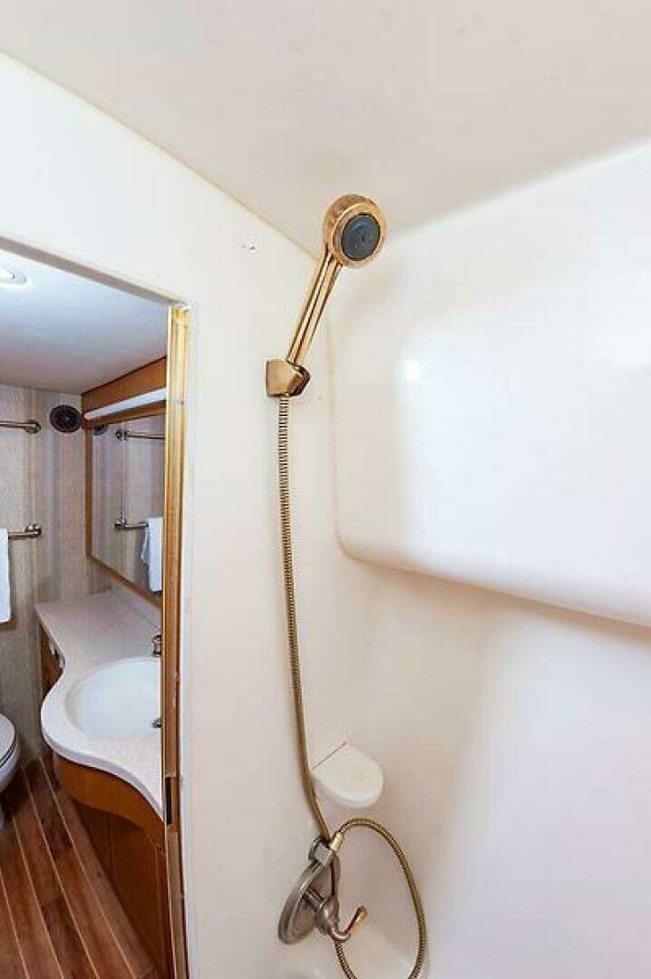 2003 Ocean 57 Convertible - Image 51