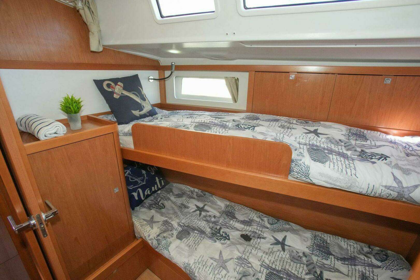 2011 Beneteau Sense - Image 9