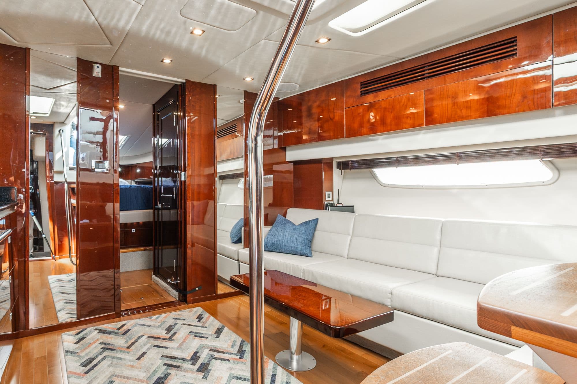 2009 Sea Ray 470 Sundancer - 45