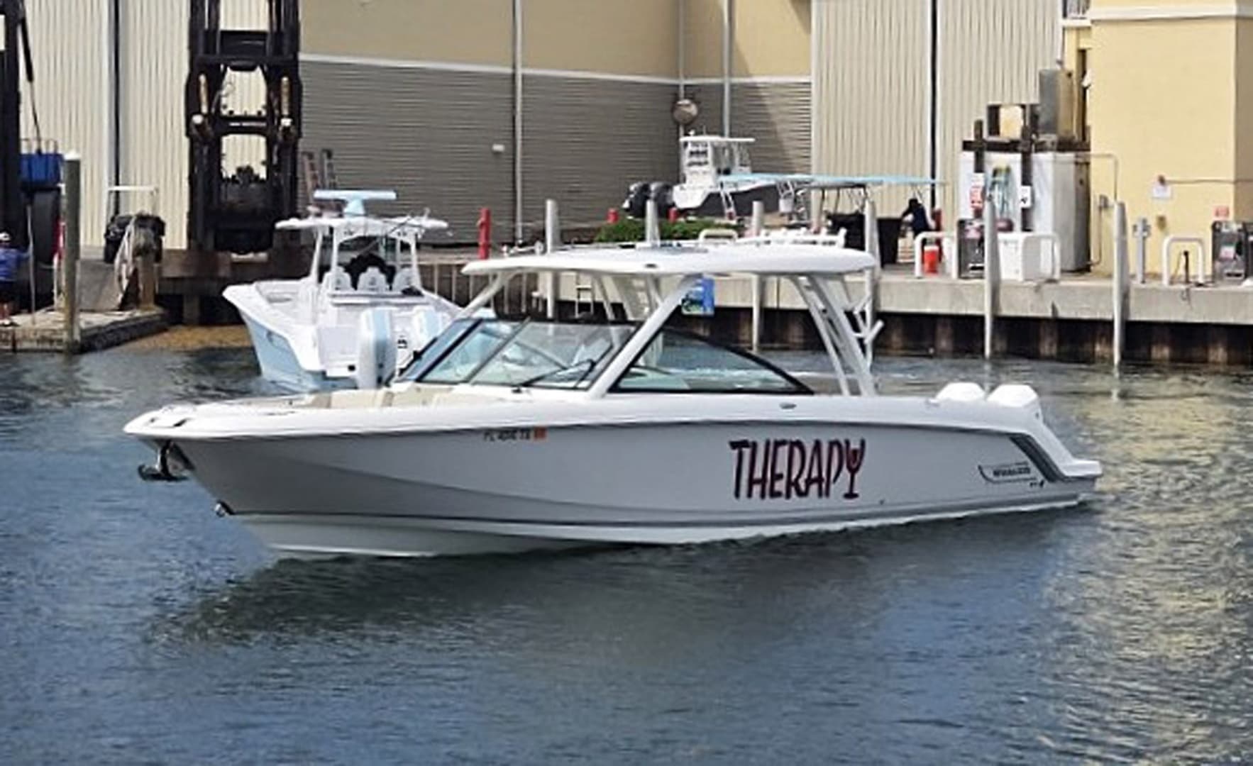 2022 Boston Whaler 320 Vantage - Image 2