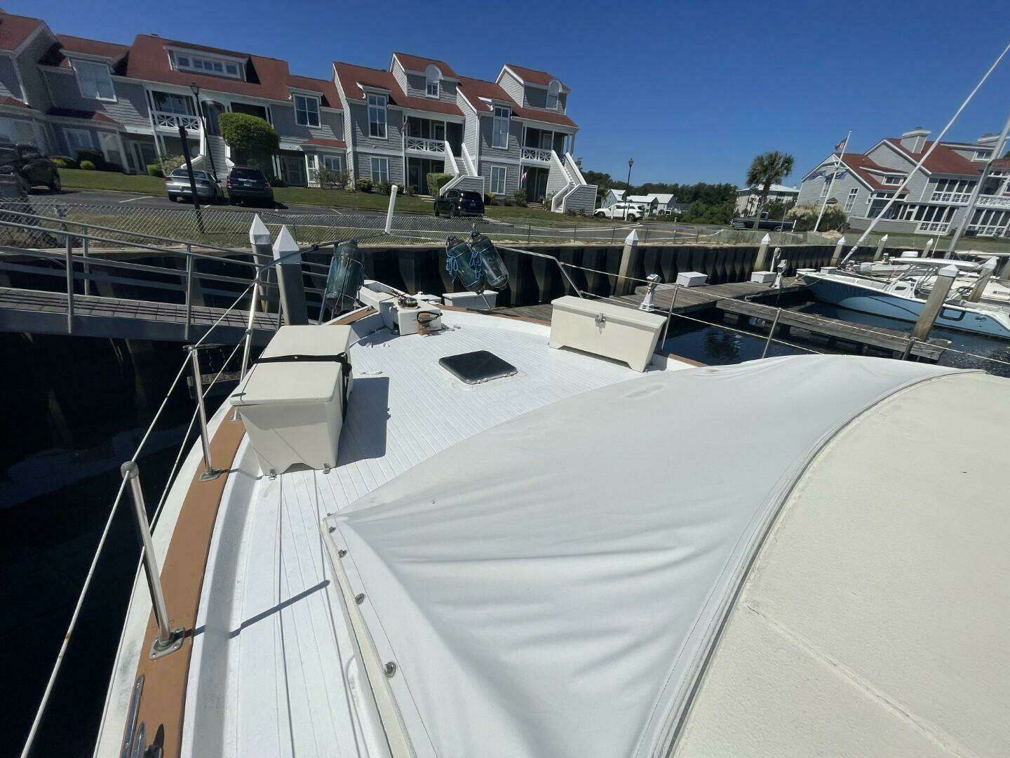 1969 Chris-Craft 47 Commander - Image 32