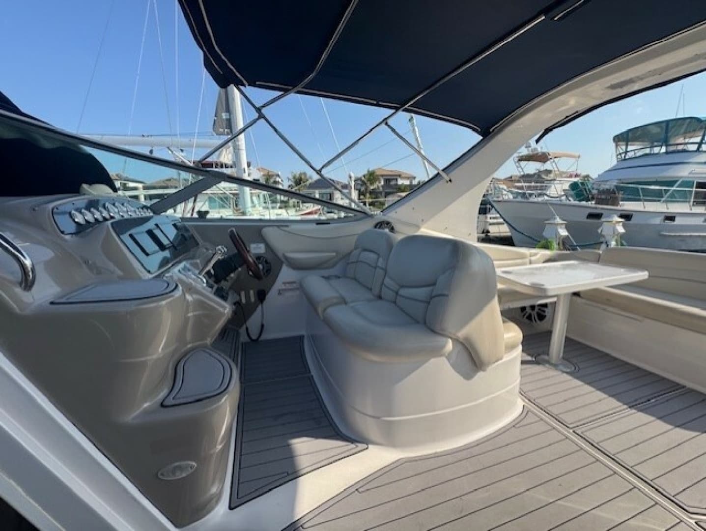 2006 Larson 370 Cabrio - Image 37