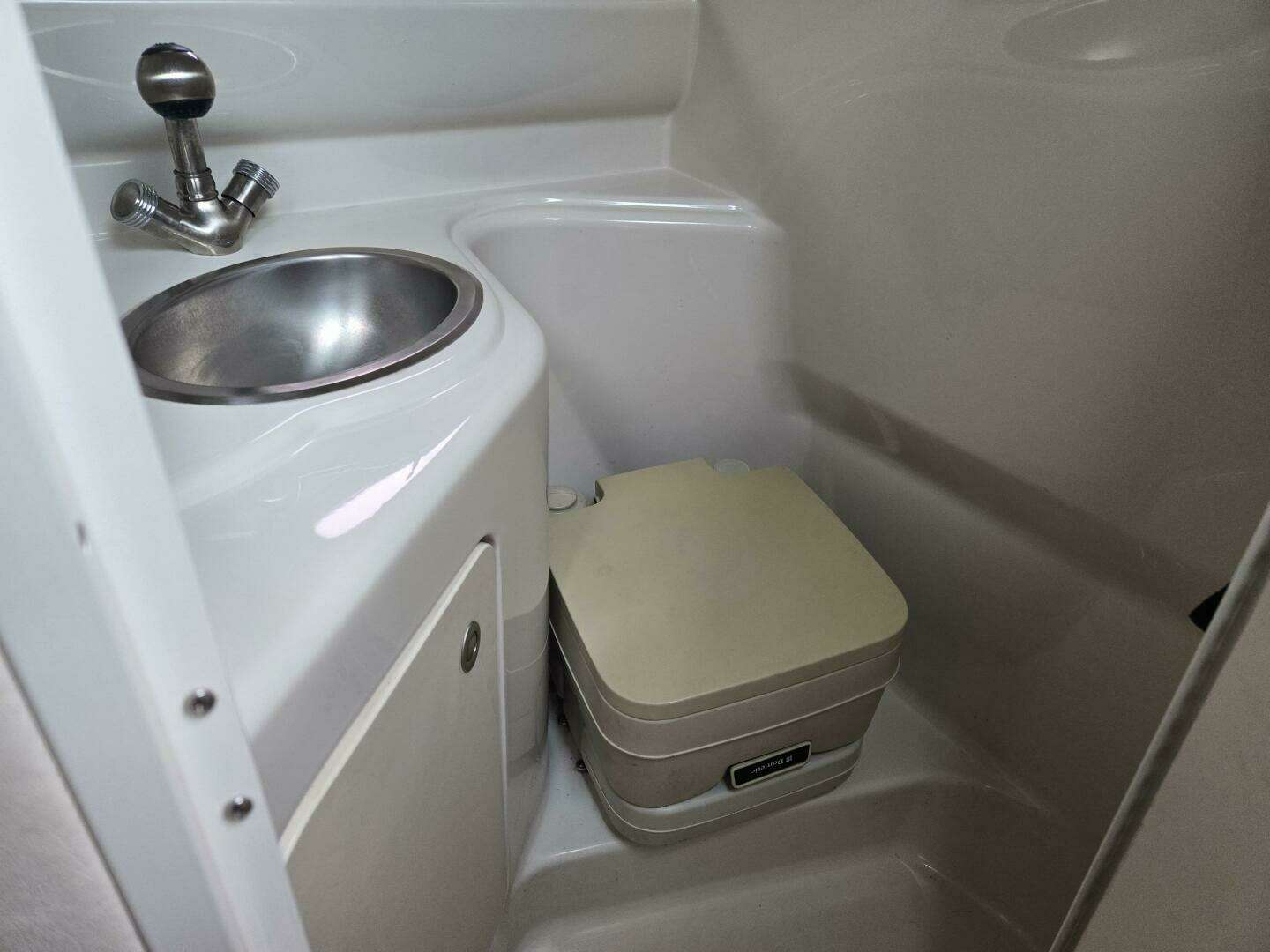 2007 Sea Ray Sundancer 240 - Image 16