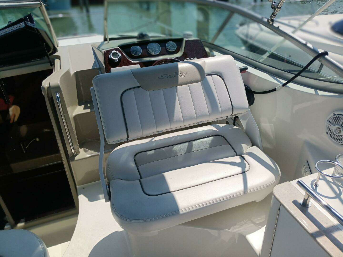 2010 Sea Ray 260 Sundancer - Image 12