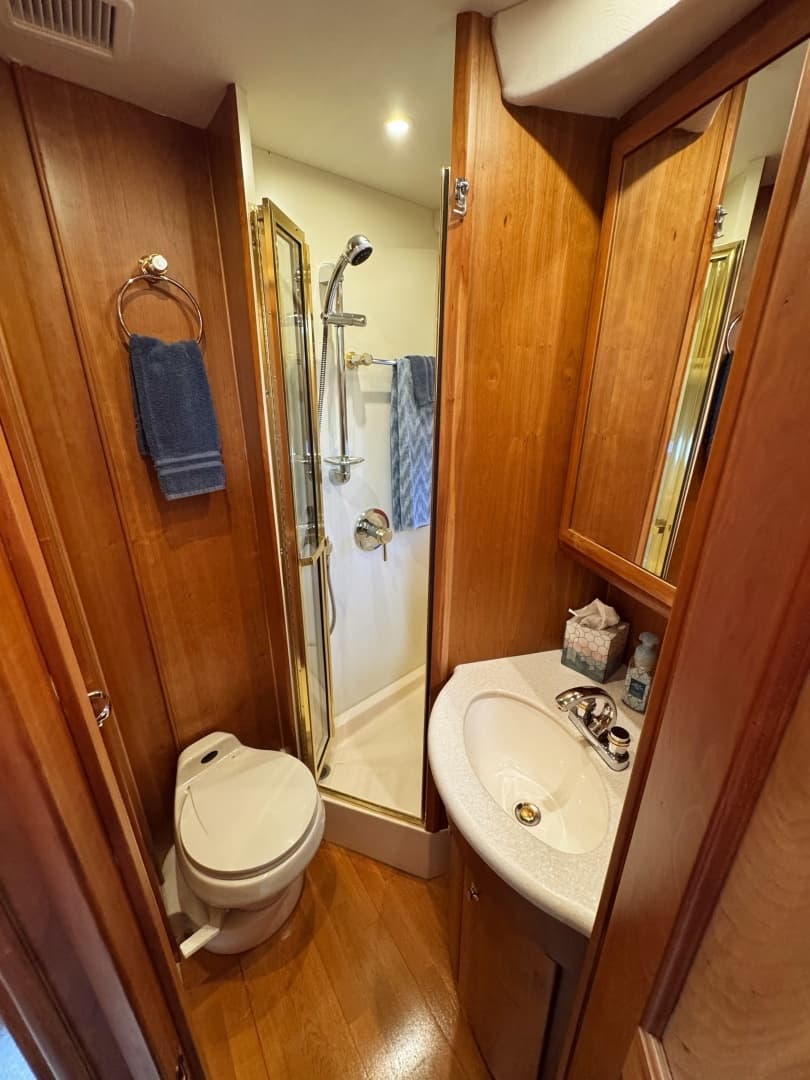 2002 Silverton 39 Motor Yacht - Image 51