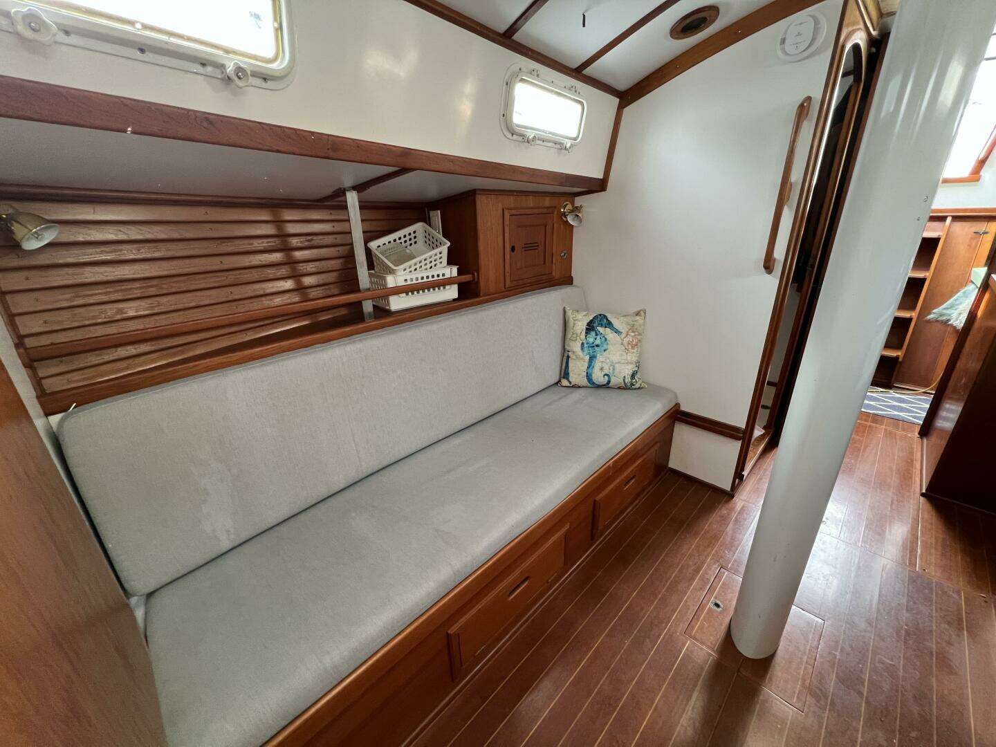 1986 Dickerson Tri-Cabin - Image 15