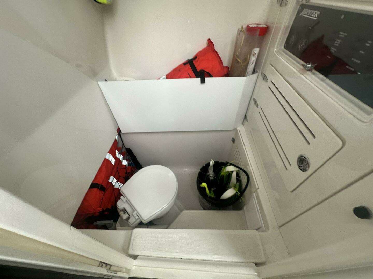 2013 Jupiter Center Console - Image 8