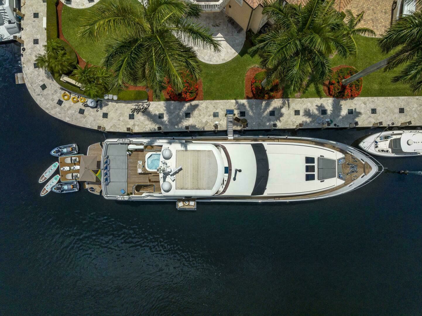 2012 Princess 32M - Image 8