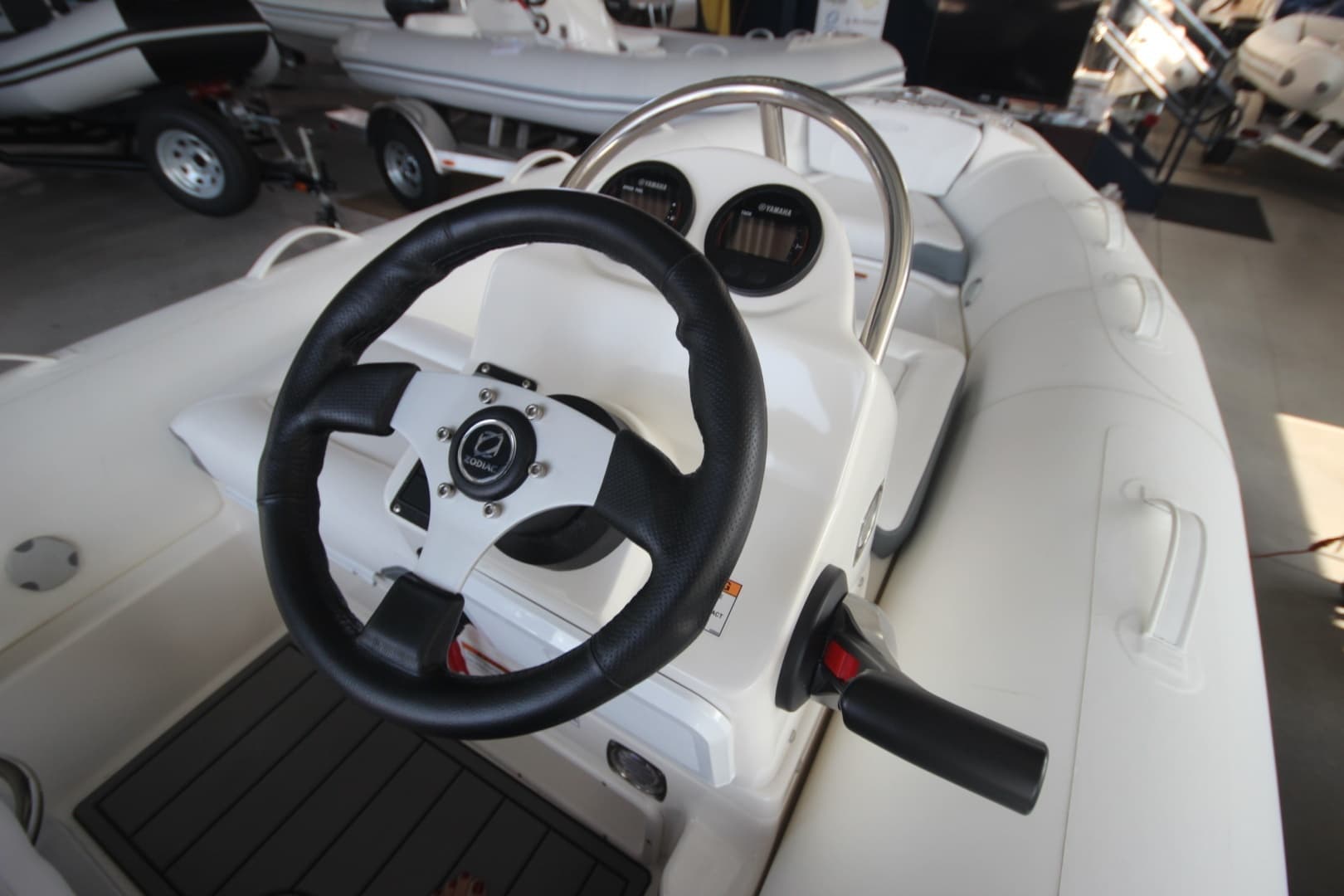 2026 Zodiac Yachtline 440 DL NEO - Image 6