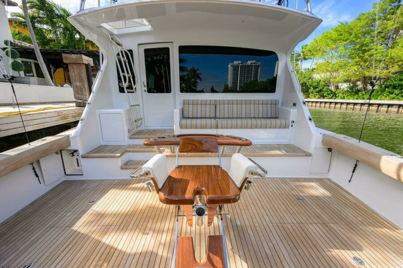 2008 Viking 60 Convertible - Image 14