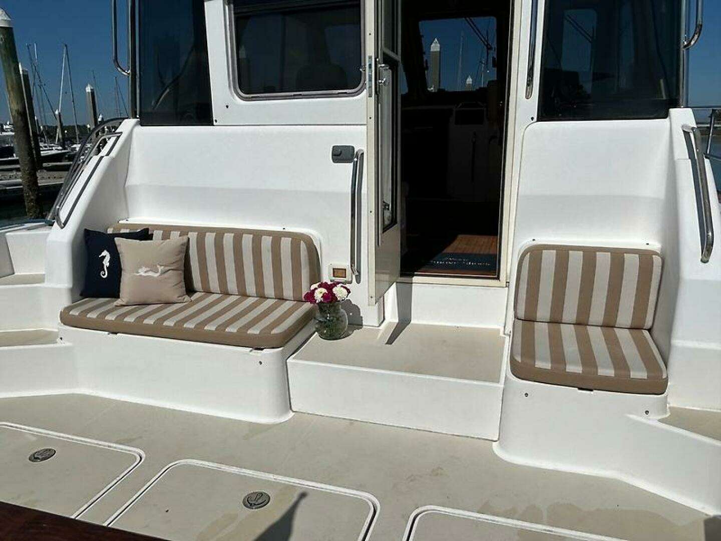 2004 Sabre 42 Express - Image 4