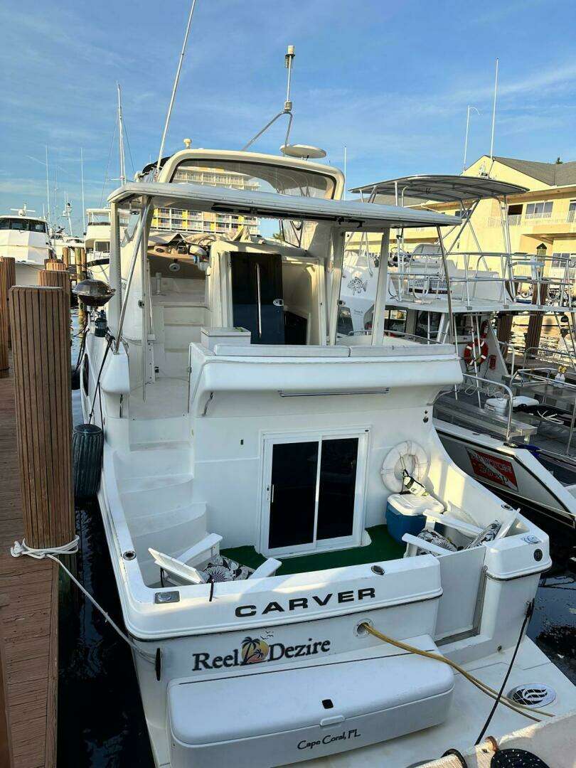2005 Carver 41 CMY Cockpit Motoryacht - Image 2