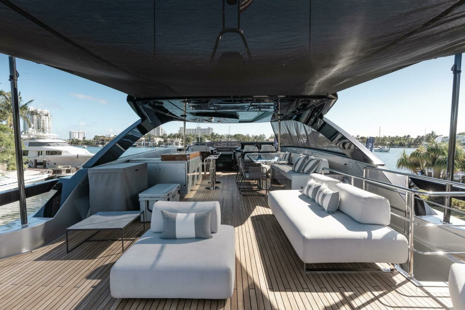 2019 Riva — - Image 19